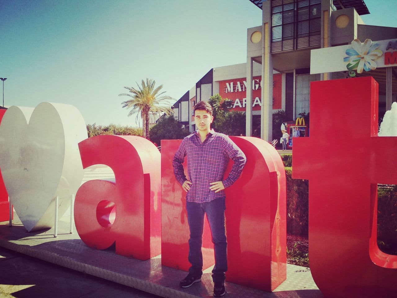 Azizbek Ochilov, Основатель и CEO